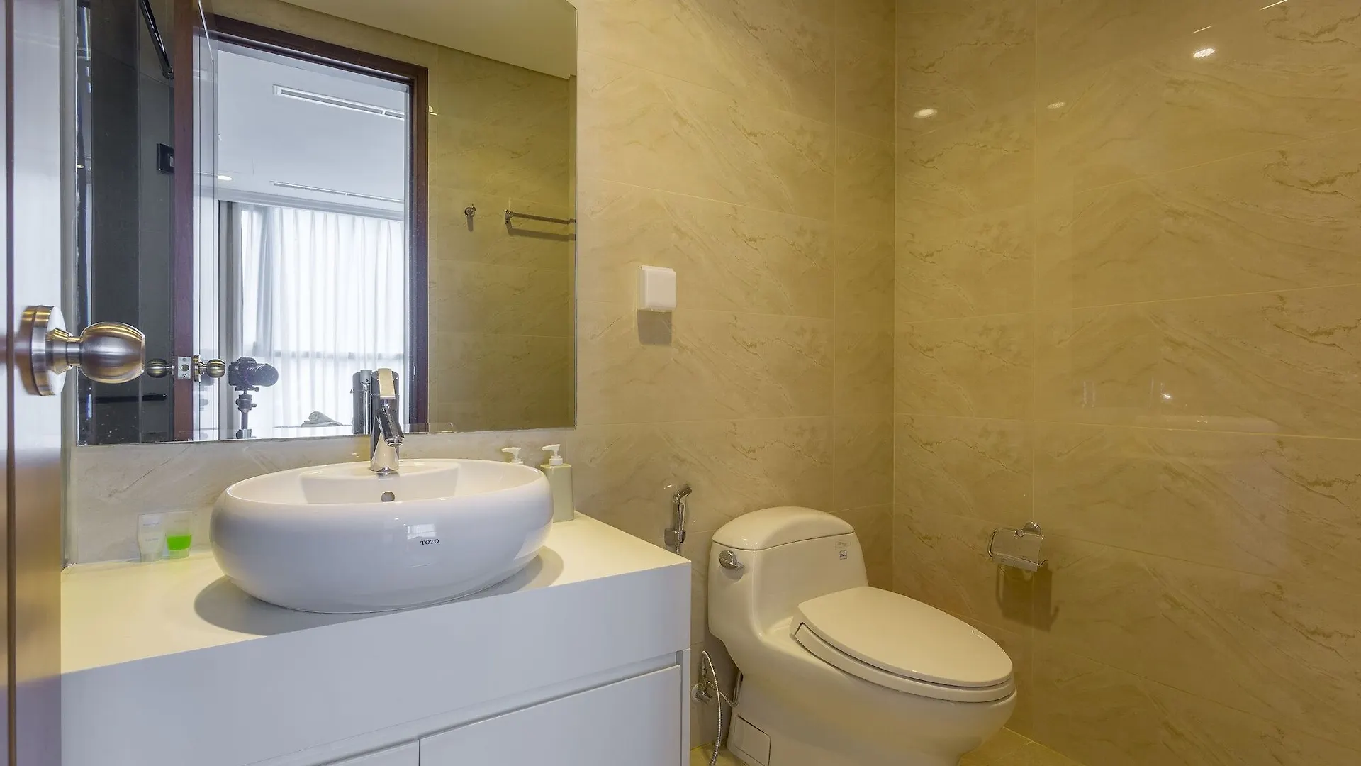 New 3Brs Vinhomes Central Park Хошимин 0*,  Вьетнам